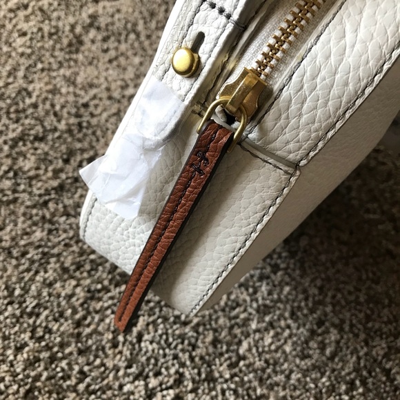 NWT Fossil Gemma Mini Camera Bag in Coconut - Picture 4 of 7